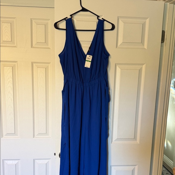Pants - Elegant Blue Sleeveless Dress